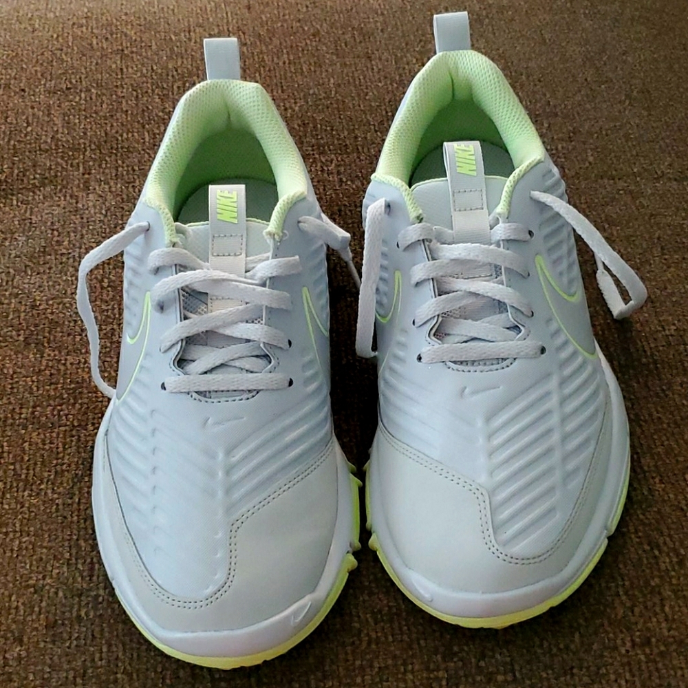Nike tennis shoes